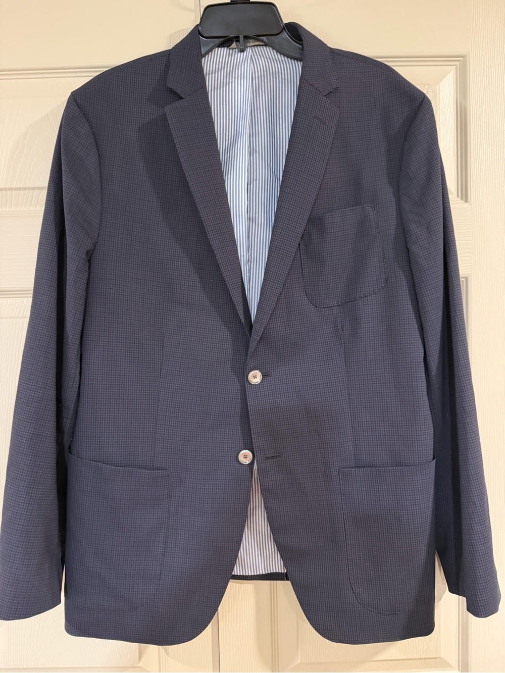 Banana Republic tailored fit, Navy blue blazer jacket,  98% wool size 44 regular